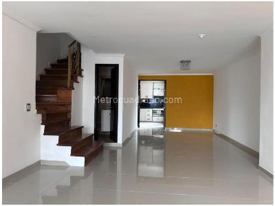Apartamento de 3 alcobas en venta en El Nogal, Medellín, 245 m² · foto 2 de 19