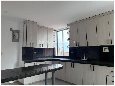 Apartamento de 3 alcobas en venta en El Nogal, Medellín, 245 m² · foto 5 de 19