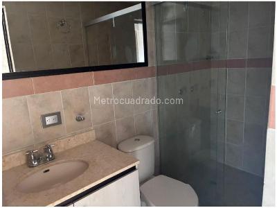 Apartamento de 3 alcobas en venta en El Nogal, Medellín, 245 m² · foto 11 de 19