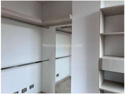 Apartamento de 3 alcobas en venta en El Nogal, Medellín, 245 m² · foto 18 de 19