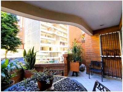 Apartamento de 4 alcobas en venta en Laureles, Medellín, 250 m² · foto 2 de 20