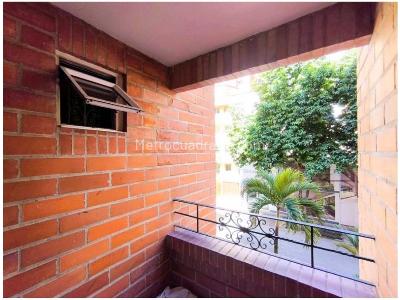 Apartamento de 4 alcobas en venta en Laureles, Medellín, 250 m² · foto 4 de 20