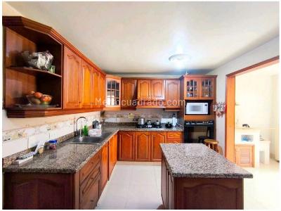 Apartamento de 4 alcobas en venta en Laureles, Medellín, 250 m² · foto 11 de 20