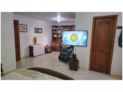 Apartamento de 4 alcobas en venta en Laureles, Medellín, 250 m² · foto 15 de 20