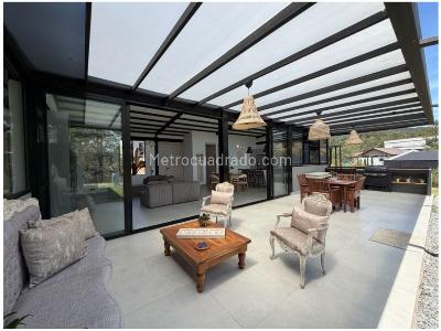Casa de 3 alcobas en venta en Alto Del Escobero, Envigado, 1577 m² · foto 3 de 20