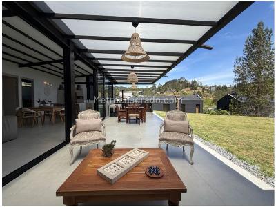 Casa de 3 alcobas en venta en Alto Del Escobero, Envigado, 1577 m² · foto 4 de 20