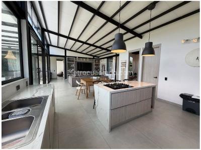 Casa de 3 alcobas en venta en Alto Del Escobero, Envigado, 1577 m² · foto 9 de 20