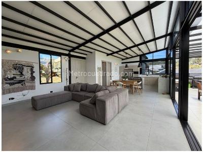 Casa de 3 alcobas en venta en Alto Del Escobero, Envigado, 1577 m² · foto 10 de 20