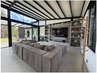 Casa de 3 alcobas en venta en Alto Del Escobero, Envigado, 1577 m² · foto 13 de 20