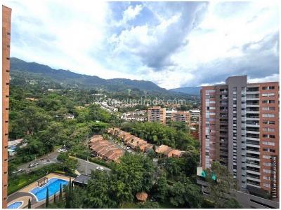 Apartamento de 3 alcobas en venta en Loma De Los Mesa, Envigado, 134 m² · foto 3 de 17