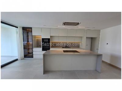 Apartamento de 3 alcobas en venta en San Lucas, Envigado, 167 m² · foto 3 de 20