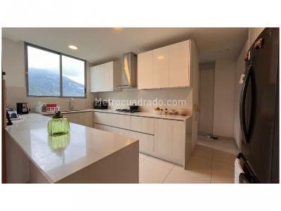 Apartamento de 3 alcobas en venta en Cola Del Zorro, Medellín, 259 m² · foto 2 de 15