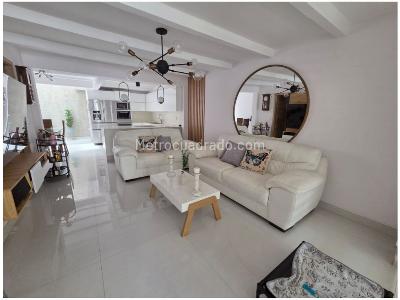 Casa de 3 alcobas en venta en La Mota, Medellín, 174 m² · foto 2 de 20