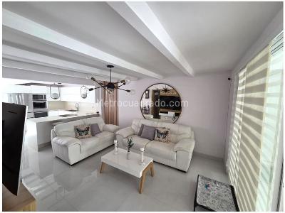 Casa de 3 alcobas en venta en La Mota, Medellín, 174 m² · foto 3 de 20