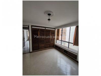 Apartamento de 4 alcobas en venta en Laureles, Medellín, 210 m² · foto 4 de 15