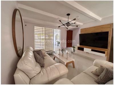 Casa de 3 alcobas en venta en Diego Echavarria, Medellín, 174 m² · foto 3 de 20