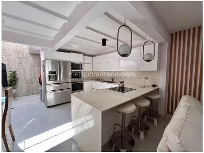 Casa de 3 alcobas en venta en Diego Echavarria, Medellín, 174 m² · foto 13 de 20
