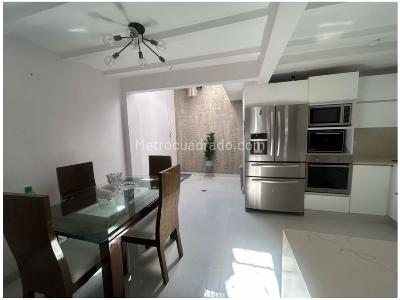 Casa de 3 alcobas en venta en Diego Echavarria, Medellín, 174 m² · foto 14 de 20