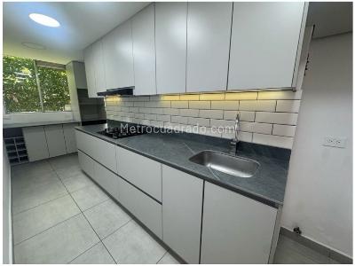 Apartamento en venta en La Aguacatala, Medellín · foto 2 de 17