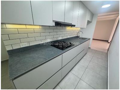 Apartamento en venta en La Aguacatala, Medellín · foto 4 de 17