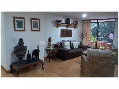 Apartamento de 3 alcobas en venta en Loma Del Campestre, Medellín, 168 m² · foto 3 de 20