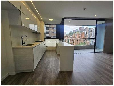Apartamento de 2 alcobas en venta en El Poblado, Medellín, 85 m² · foto 2 de 13