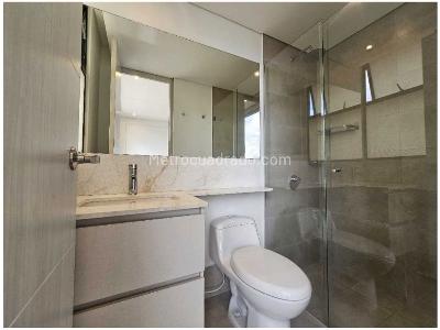 Apartamento de 2 alcobas en venta en El Poblado, Medellín, 85 m² · foto 11 de 13