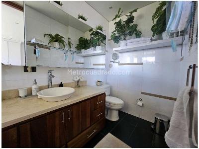 Apartamento de 3 alcobas en venta en Loma De Los Gonzalez, Medellín, 210 m² · foto 10 de 11