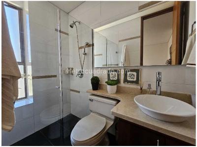 Apartamento de 3 alcobas en venta en Loma De Los Gonzalez, Medellín, 210 m² · foto 11 de 11