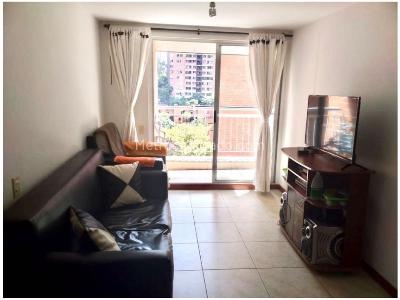 Apartamento en venta en Loma De Los Bernal, Medellín · foto 2 de 20