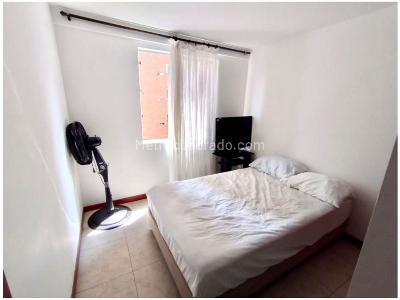 Apartamento en venta en Loma De Los Bernal, Medellín · foto 12 de 20