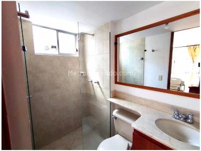 Apartamento en venta en Loma De Los Bernal, Medellín · foto 17 de 20