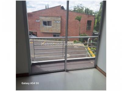 Casa de 3 alcobas en venta en Transversal Intermedia, Envigado, 265 m² · foto 4 de 18