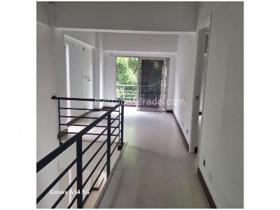 Casa de 3 alcobas en venta en Transversal Intermedia, Envigado, 265 m² · foto 5 de 18