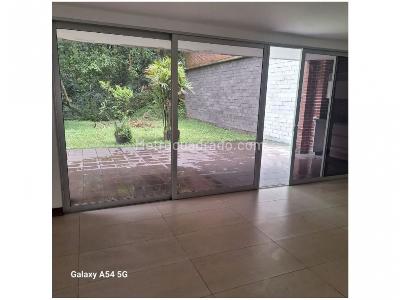Casa de 3 alcobas en venta en Transversal Intermedia, Envigado, 265 m² · foto 11 de 18