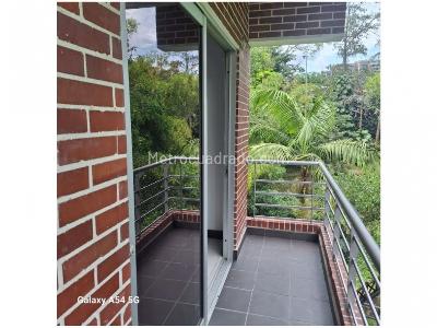 Casa de 3 alcobas en venta en Transversal Intermedia, Envigado, 265 m² · foto 12 de 18