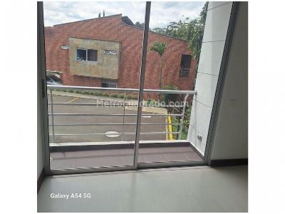 Casa de 3 alcobas en venta en Transversal Intermedia, Envigado, 265 m² · foto 16 de 18