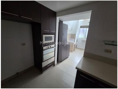 Casa de 4 alcobas en venta en Loma Del Chocho, Envigado, 240 m² · foto 3 de 20