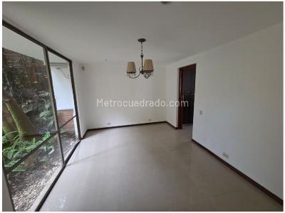 Casa de 4 alcobas en venta en Loma Del Chocho, Envigado, 240 m² · foto 12 de 20