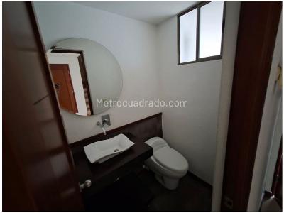 Casa de 4 alcobas en venta en Loma Del Chocho, Envigado, 240 m² · foto 15 de 20