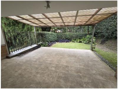 Casa de 4 alcobas en venta en Loma Del Chocho, Envigado, 240 m² · foto 16 de 20