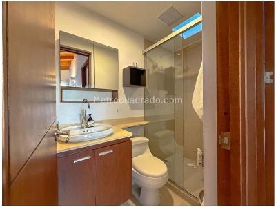 Casa de 3 alcobas en venta en El Poblado, Medellín, 198 m² · foto 8 de 13
