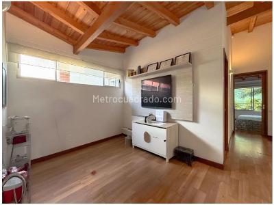 Casa de 3 alcobas en venta en El Poblado, Medellín, 198 m² · foto 11 de 13