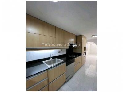 Casa de 4 alcobas en venta en Transversal Intermedia, Envigado, 204 m² · foto 2 de 20