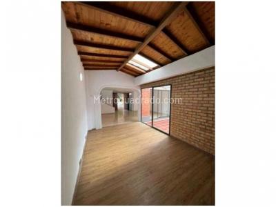 Casa de 4 alcobas en venta en Transversal Intermedia, Envigado, 204 m² · foto 8 de 20