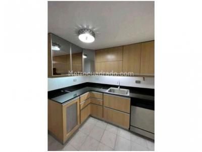 Casa de 4 alcobas en venta en Transversal Intermedia, Envigado, 204 m² · foto 9 de 20