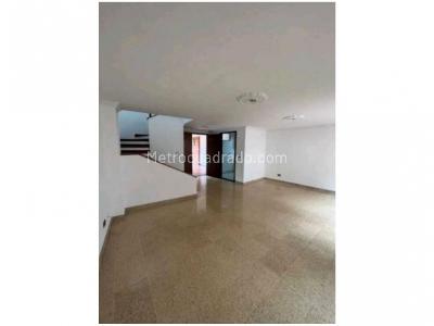 Casa de 4 alcobas en venta en Transversal Intermedia, Envigado, 204 m² · foto 10 de 20