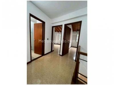 Casa de 4 alcobas en venta en Transversal Intermedia, Envigado, 204 m² · foto 11 de 20