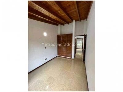 Casa de 4 alcobas en venta en Transversal Intermedia, Envigado, 204 m² · foto 15 de 20