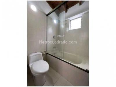Casa de 4 alcobas en venta en Transversal Intermedia, Envigado, 204 m² · foto 16 de 20